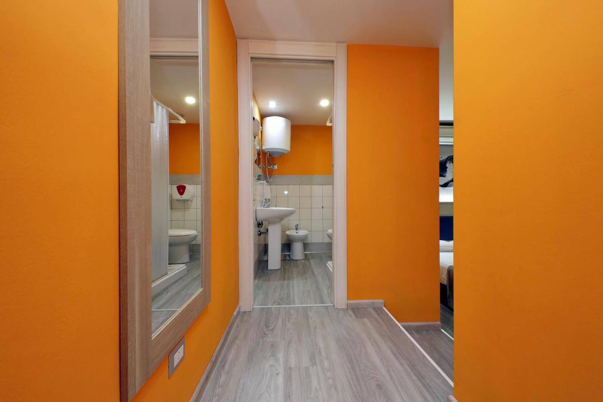Lhg Comfy Rooms Рим Экстерьер фото
