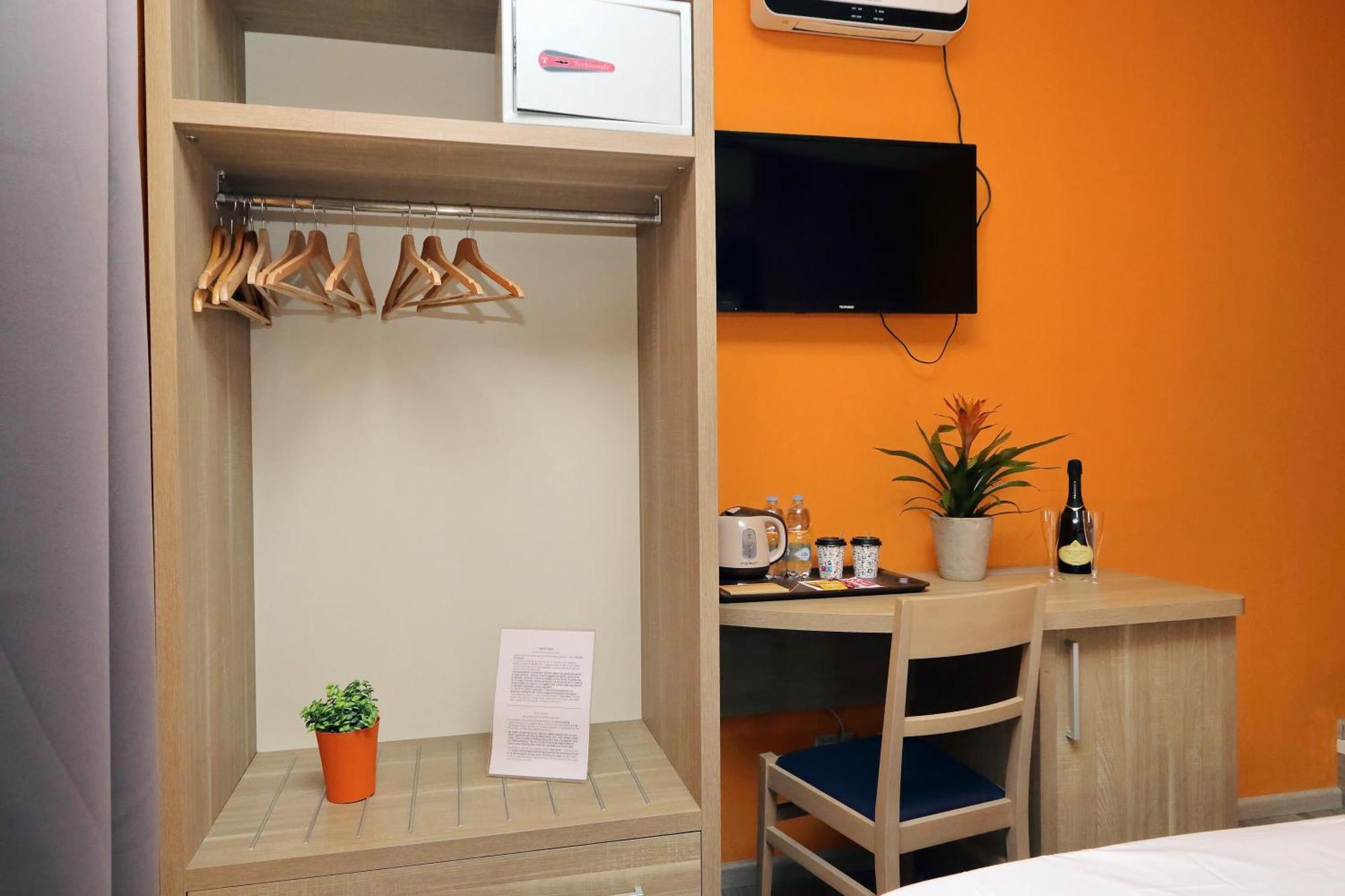 Lhg Comfy Rooms Рим Экстерьер фото