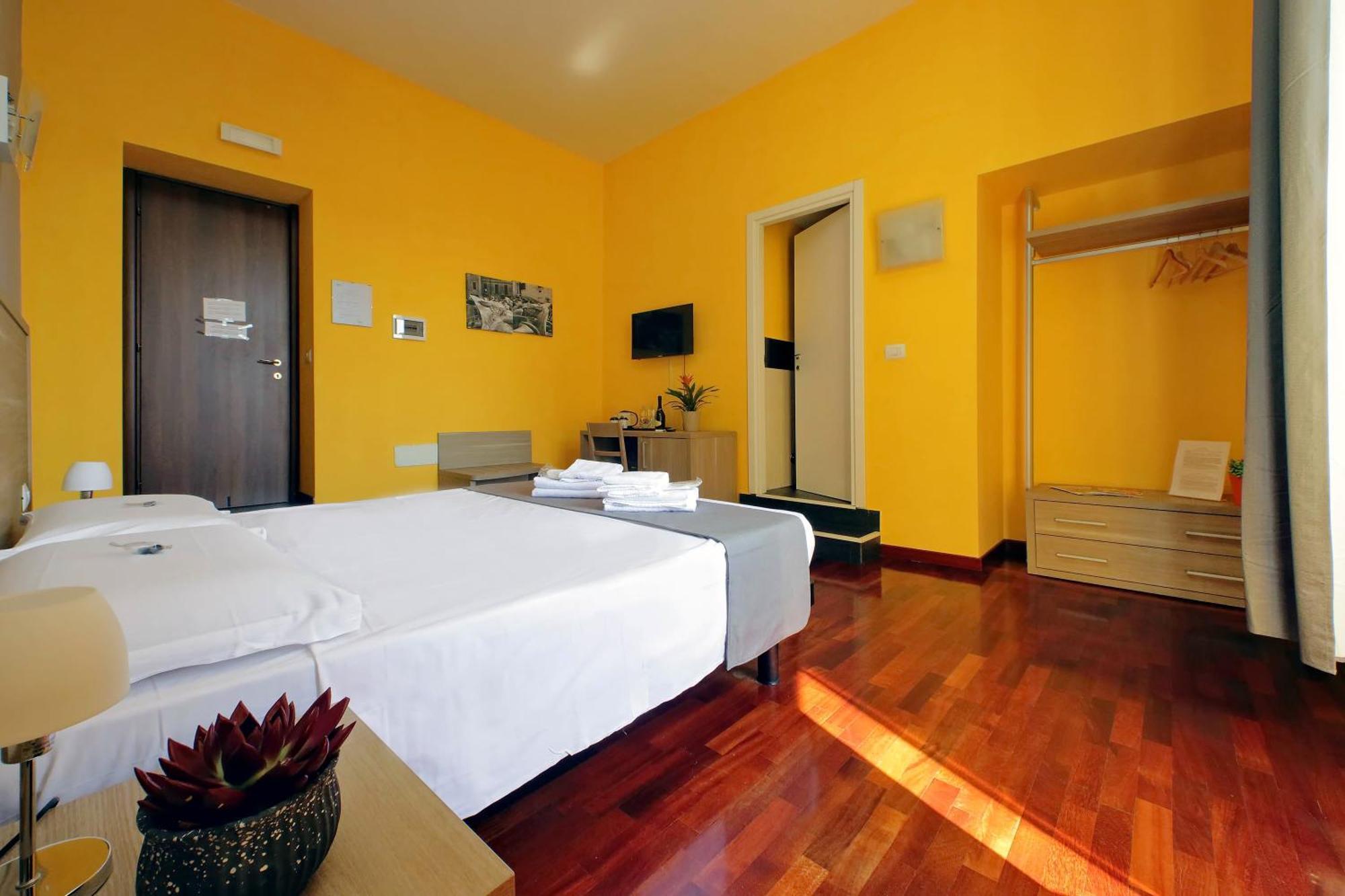 Lhg Comfy Rooms Рим Экстерьер фото