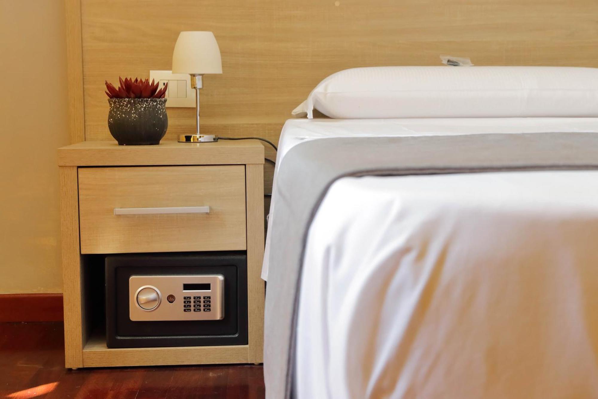 Lhg Comfy Rooms Рим Экстерьер фото