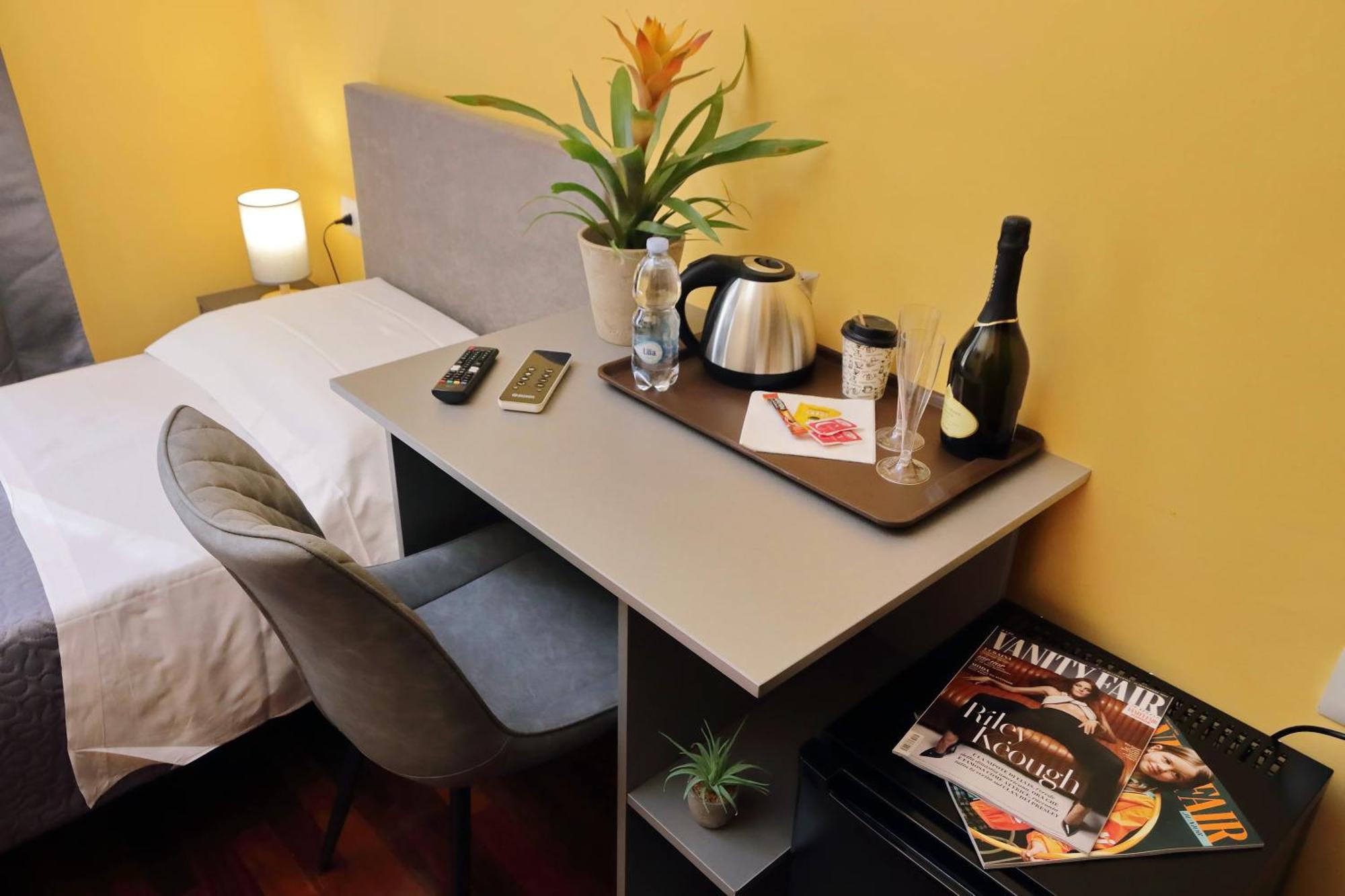 Lhg Comfy Rooms Рим Экстерьер фото